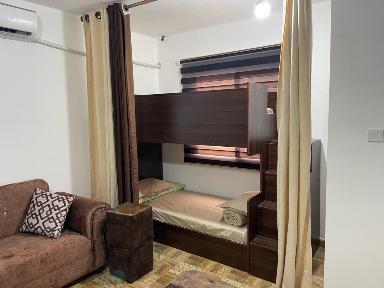 Pizza Street Hostel 아카바 외부 사진